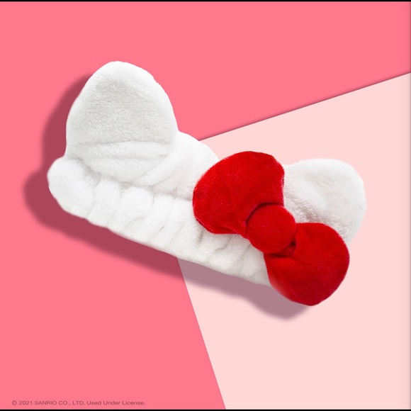 NEW!Limited!The Crème Shop X Plush Spa Headband with Hello Kitty's Signa… - Picture 4 of 5